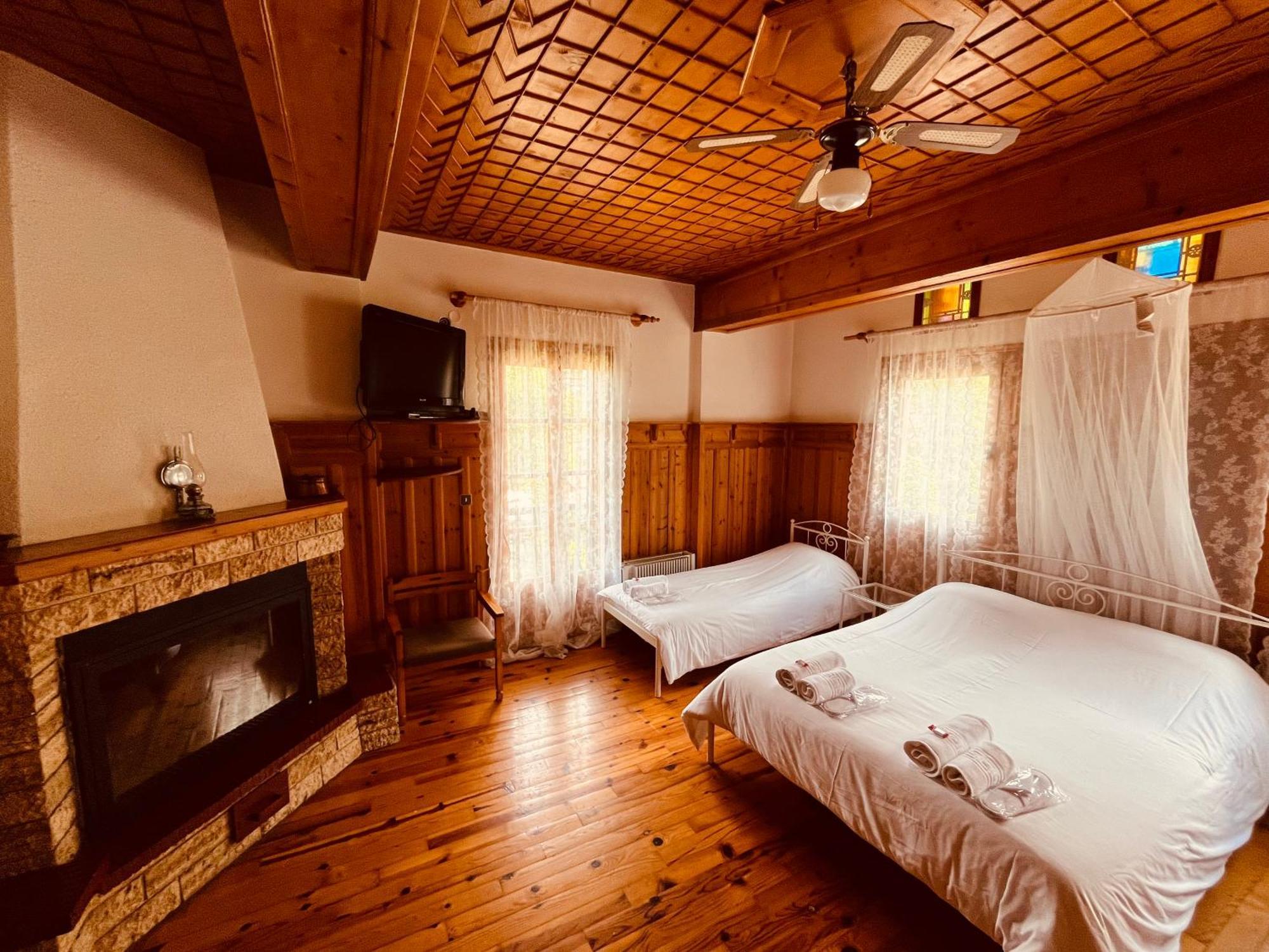 9Mouses Chasiotis Guest House Ampelakia Exterior photo